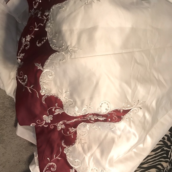 Wedding dress - Picture 5 of 8